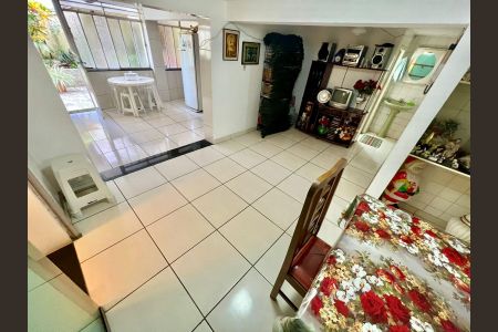 Casa à venda com 278m², 3 quartos e 3 vagasCozinha 2