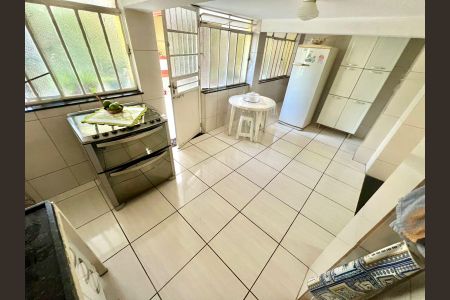 Casa à venda com 278m², 3 quartos e 3 vagasCozinha 2