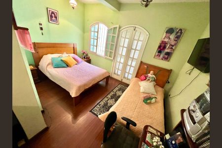 Casa à venda com 278m², 3 quartos e 3 vagasQuarto 2