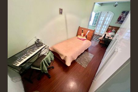 Casa à venda com 278m², 3 quartos e 3 vagasQuarto 2