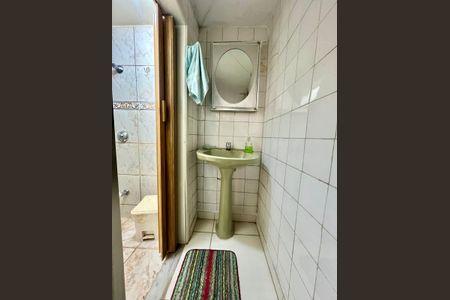 Casa à venda com 278m², 3 quartos e 3 vagasBanheiro de Serviço