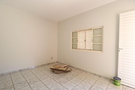 Casa para alugar com 5 quartos, 220m² em Santa Mônica, Uberlândia