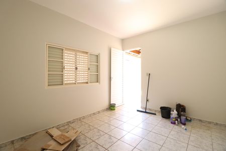 Casa para alugar com 5 quartos, 220m² em Santa Mônica, Uberlândia