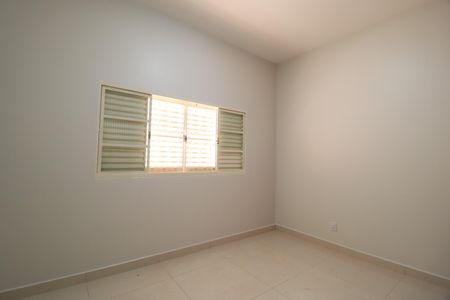 Casa para alugar com 5 quartos, 220m² em Santa Mônica, Uberlândia