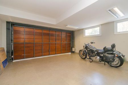Casa à venda com 400m², 3 quartos e 3 vagasGaragem