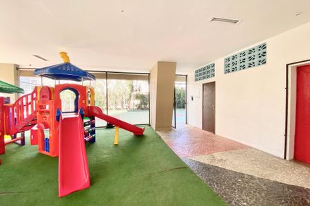 Apartamento à venda com 160m², 3 quartos e 2 vagasÁrea comum playground 