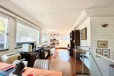 Apartamento à venda com 160m², 3 quartos e 2 vagasSegundo andar-sala 