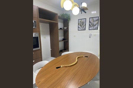 Foto 02 de casa à venda com 3 quartos, 140m² em Vila Pires, Santo André