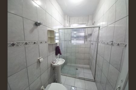 Banheiro de apartamento para alugar com 1 quarto, 41m² em Centro, São Vicente