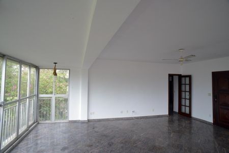 Apartamento à venda com 300m², 3 quartos e 2 vagasSala