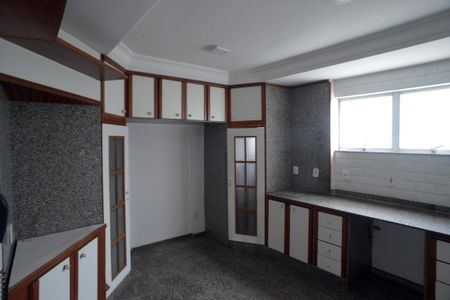 Apartamento à venda com 300m², 3 quartos e 2 vagasCozinha