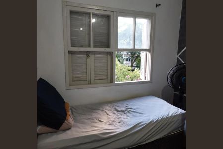 Quarto de apartamento à venda com 3 quartos, 80m² em Santo Antônio, Porto Alegre