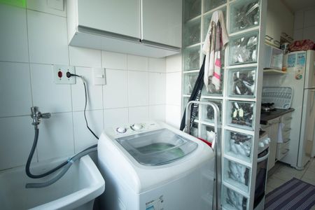 Apartamento à venda com 57m², 3 quartos e 1 vaga Apartamento à venda com 57m², 3 quartos e 1 vagaCozinha e Área de Serviço