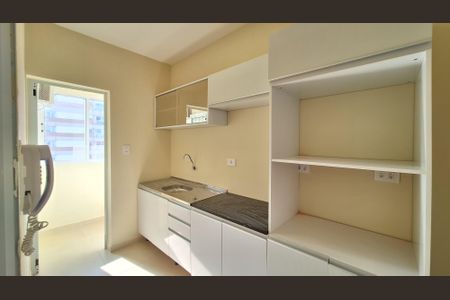 Apartamento à venda com 29m², 1 quarto e sem vaga Apartamento à venda com 29m², 1 quarto e sem vagaCozinha e Área de Serviço