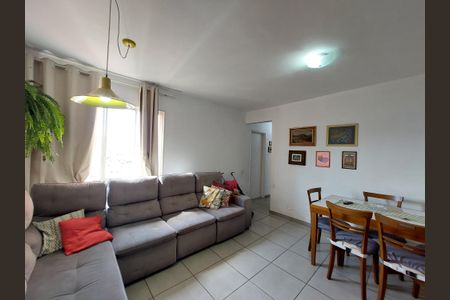 Apartamento para alugar com 75m², 3 quartos e 1 vaga Apartamento para alugar com 75m², 3 quartos e 1 vagaSala