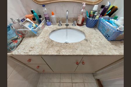 Apartamento para alugar com 75m², 3 quartos e 1 vaga Apartamento para alugar com 75m², 3 quartos e 1 vagaBanheiro da Suíte