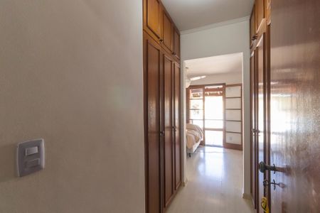 Casa à venda com 280m², 4 quartos e 3 vagasSuíte 2