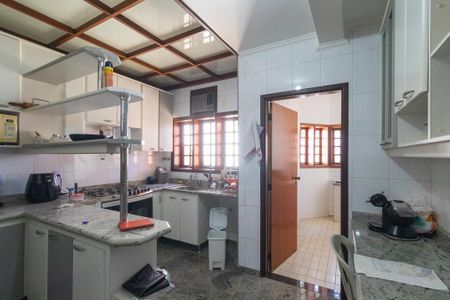 Casa à venda com 280m², 4 quartos e 3 vagasCozinha