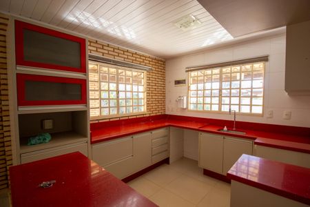 Casa de condomínio para alugar com 490m², 2 quartos e 7 vagasCozinha