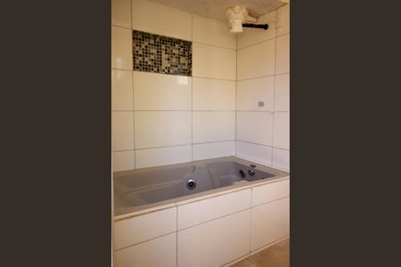 Casa de condomínio para alugar com 490m², 2 quartos e 7 vagasBanheiro de Serviço