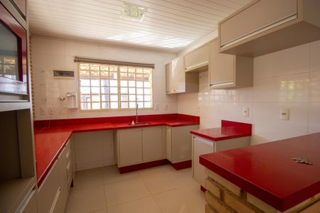 Casa de condomínio para alugar com 490m², 2 quartos e 7 vagasCozinha