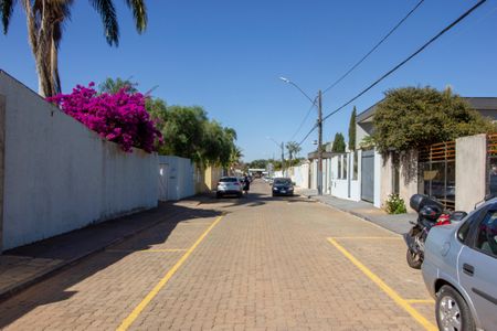 Casa de condomínio para alugar com 490m², 2 quartos e 7 vagasVista da rua 