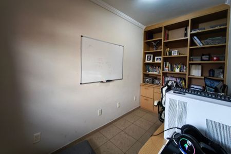 Casa à venda com 370m², 3 quartos e 4 vagas Casa à venda com 370m², 3 quartos e 4 vagasEscritório