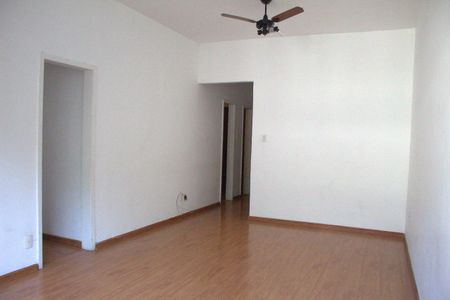 Apartamento à venda com 82m², 2 quartos e 1 vagaSala