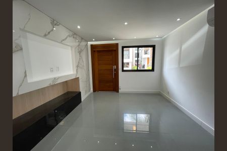 Sala de casa de condomínio para alugar com 3 quartos, 148m² em Parque Rincao, Cotia