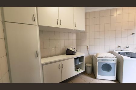 Casa à venda com 273m², 3 quartos e 3 vagasLavanderia