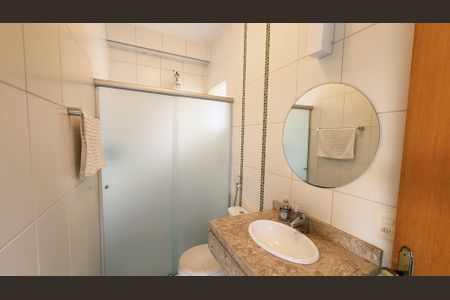 Casa à venda com 273m², 3 quartos e 3 vagasBanheiro 2