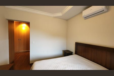 Casa à venda com 273m², 3 quartos e 3 vagasQuarto Suíte