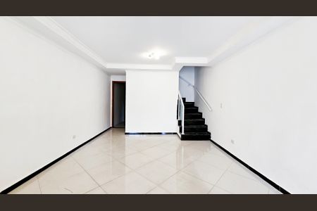 Casa à venda com 110m², 3 quartos e 2 vagas Casa à venda com 110m², 3 quartos e 2 vagasSala