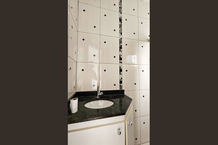 Casa à venda com 110m², 3 quartos e 2 vagas Casa à venda com 110m², 3 quartos e 2 vagasBanheiro 1