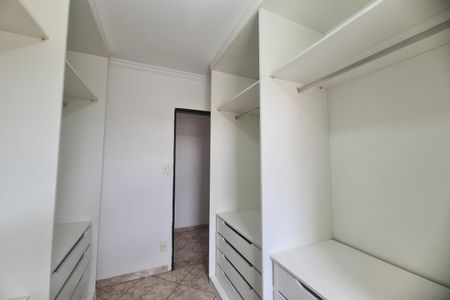 Casa à venda com 96m², 3 quartos e 2 vagasCloset