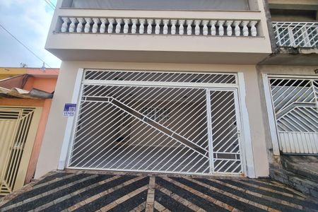 Casa à venda com 96m², 3 quartos e 2 vagasFachada