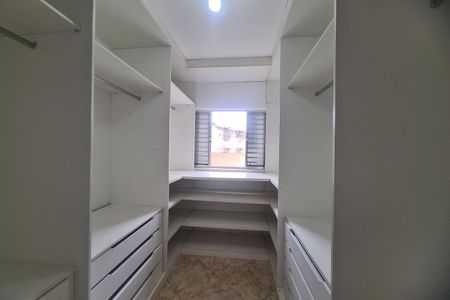 Casa à venda com 96m², 3 quartos e 2 vagasCloset