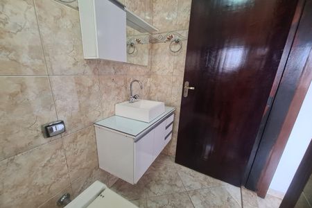 Casa à venda com 96m², 3 quartos e 2 vagasBanheiro da Suíte