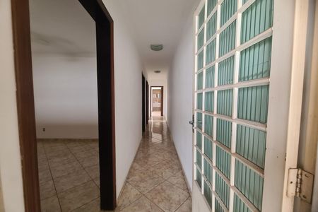 Casa à venda com 96m², 3 quartos e 2 vagasCorredor