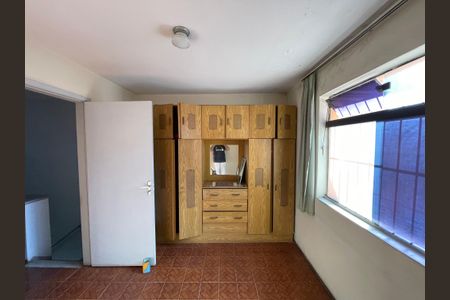 Quarto 1 de casa para alugar com 2 quartos, 150m² em Jardim Arpoador, São Paulo