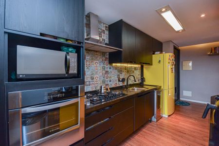 Apartamento à venda com 70m², 2 quartos e 2 vagas Apartamento à venda com 70m², 2 quartos e 2 vagasCozinha