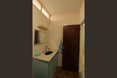 Casa à venda com 302m², 4 quartos e 3 vagasBanheiro 