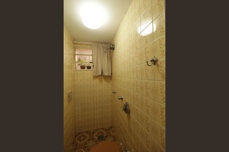 Casa à venda com 302m², 4 quartos e 3 vagasBanheiro de Serviço 2