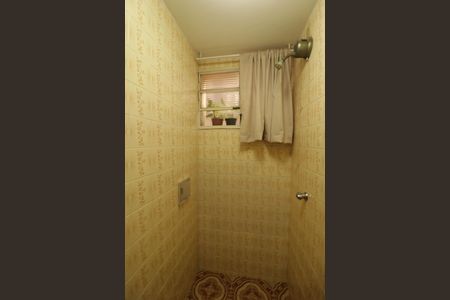 Casa à venda com 302m², 4 quartos e 3 vagasBanheiro de Serviço 2