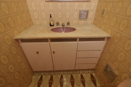 Casa à venda com 302m², 4 quartos e 3 vagasBanheiro do Quarto 3