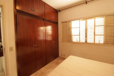 Casa à venda com 302m², 4 quartos e 3 vagasQuarto 1