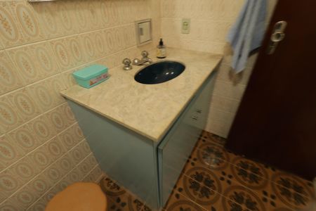 Casa à venda com 302m², 4 quartos e 3 vagasBanheiro 