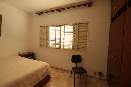 Casa à venda com 302m², 4 quartos e 3 vagasQuarto 3