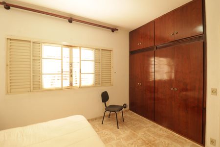 Casa à venda com 302m², 4 quartos e 3 vagasQuarto 3