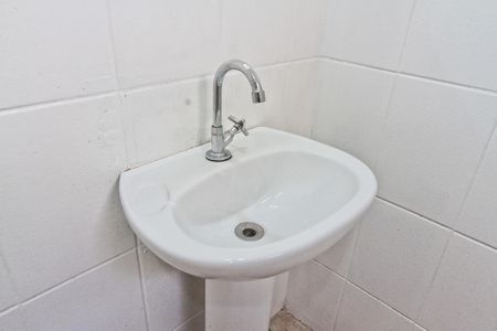 Banheiro de casa para alugar com 1 quarto, 45m² em Parque Peruche, São Paulo